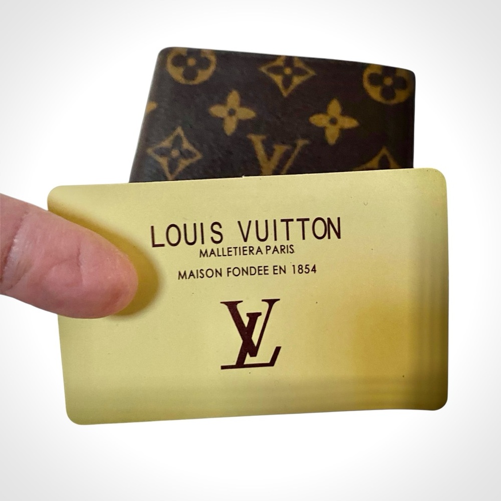 LOUIS VUITTON MEN’S RARE VINTAGE MONOGRAM WALLET NWOT - Picture 6 of 16